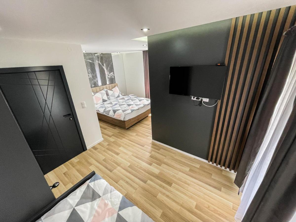Apartmani Mila Laktaši エクステリア 写真