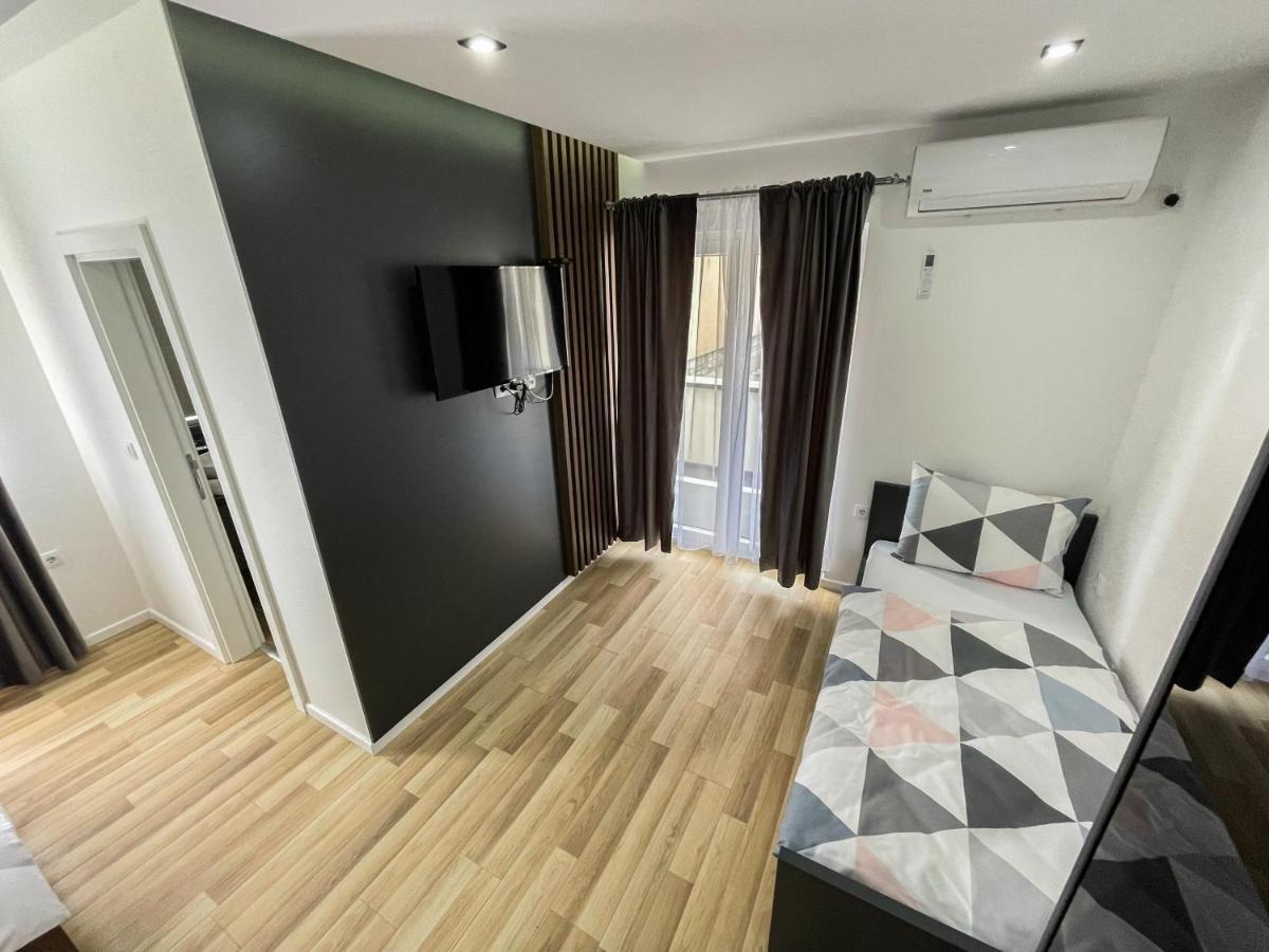 Apartmani Mila Laktaši エクステリア 写真
