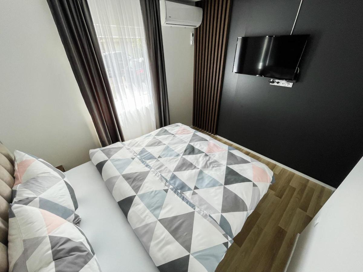 Apartmani Mila Laktaši エクステリア 写真