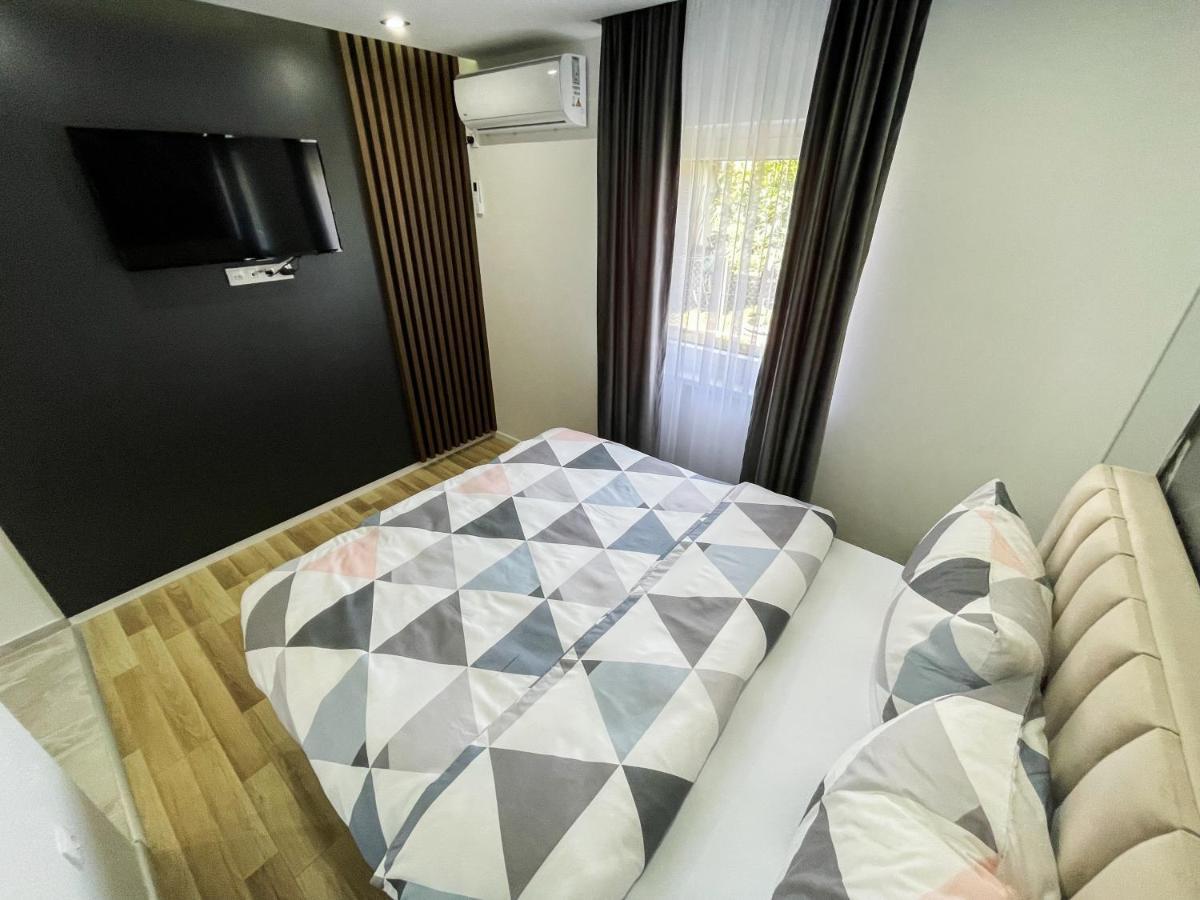 Apartmani Mila Laktaši エクステリア 写真