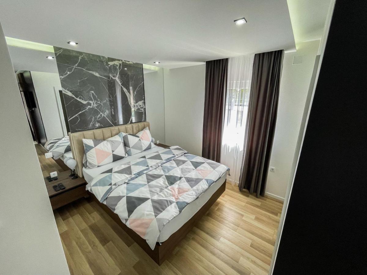 Apartmani Mila Laktaši エクステリア 写真