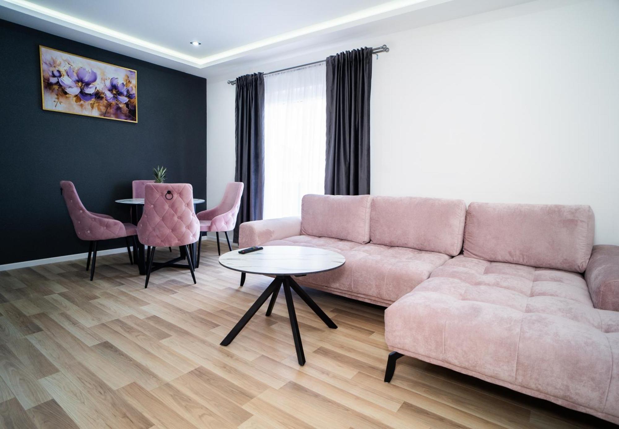 Apartmani Mila Laktaši エクステリア 写真