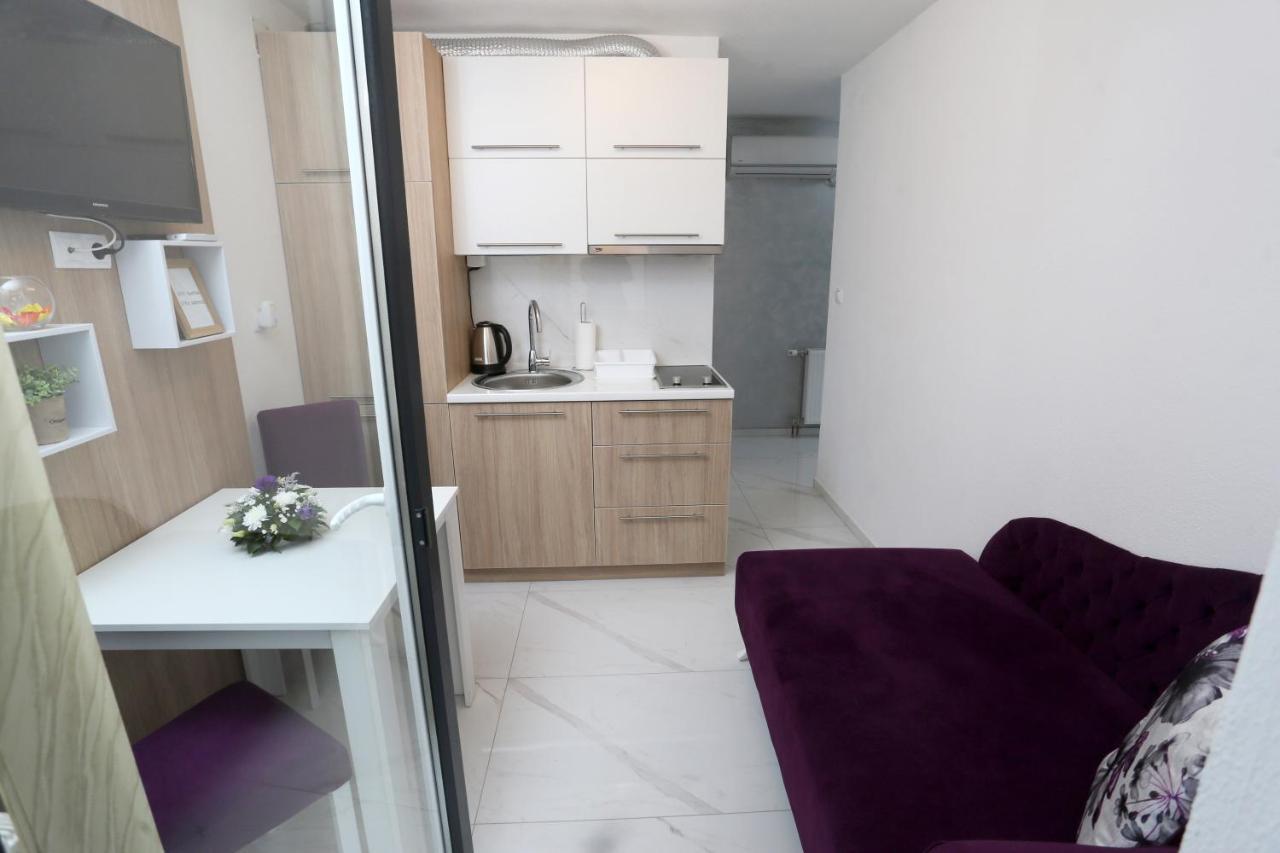 Apartmani Mila Laktaši エクステリア 写真